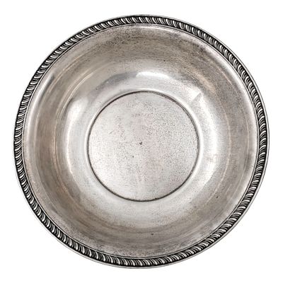 American Sterling Silver Bow, Early 20th Century. 
Marked. 
Height: 5cm. 
Diameter: 