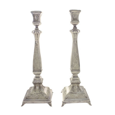 זוג פמוטים כסף סטרלינג תוצרת הצורפים.
חתום. 
גובה: 34ס"מ. 
516 