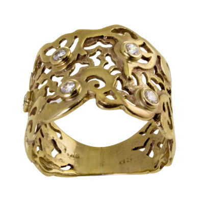 טבעת זהב צהוב 9 קראט. 
עבודת ניסור מקסימה, משובץ חמישה זירקונים. 
חתום. 
מידה: 7.5. 
4.31 