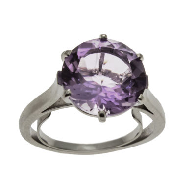 טבעת פלטינה ואמטיסט. 
משובץ אמטיסט (קוטר: 12מ"מ). 
חתום (צרפתי). 
מידה: 7. 
6.61 