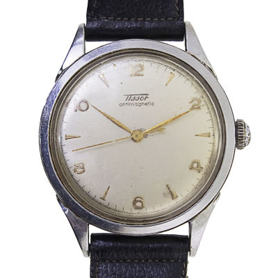 שעון יד Tissot Antimagnetic. 
מנגנון מכני. 
מצב עבודה. 
35מ"מ. 
לשאלות או תמונות נוספות 