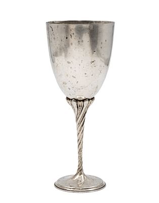 Portuguese Silver Goblet Cup, Porto, 20th Century.
Marked (silver 833).
Height: 19.5cm.
191gr.
