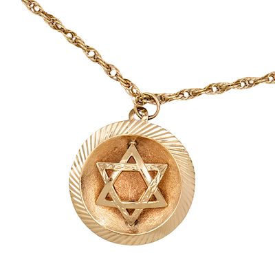14k Yellow Gold Star of David Necklace.
Safety chain.
Marked.
Chain length: