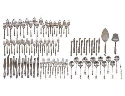 סט סכו"ם כסף סטרלינג, 99 חלקים, תוצרת Georg Jensen דוגמת Acorn. 
כולל: 
12 מזלגות מנה עיקרית 