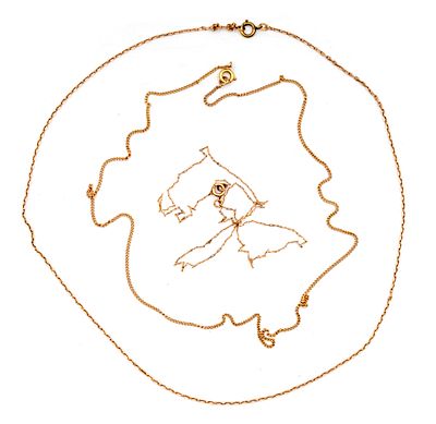 שלוש שרשרות זהב 14 קראט. 
5.68 גרם.