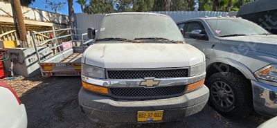 שברולט סוואנה מודל 2022. 214,856 ק"מ, יד ראשונה. תיבת הילוכים: אוטומטי
צבע: לבן, מנוע: דיזל 