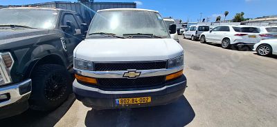 שברולט סוואנה מודל 2022. 83,765 ק"מ, יד ראשונה. תיבת הילוכים: אוטומטי
צבע: לבן, מנוע: דיזל, נפח 