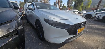 מאזדה 3 מודל 2020. יד שלישית. תיבת הילוכים: אוטומטי
מנוע: בנזין, נפח מנוע: 1,998 סמ"ק, הנעה: 