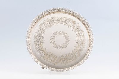 Salva de gradinha em prata portuguesa, s&eacute;c. XIX, Peso aprox.: 1384,6 g. ENG Portuguese silver 