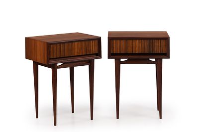 Par de mesas de cabeceira, design n&oacute;rdico, d&eacute;cada de 60, em madeira ex&oacute;tica. ENG Pair of 