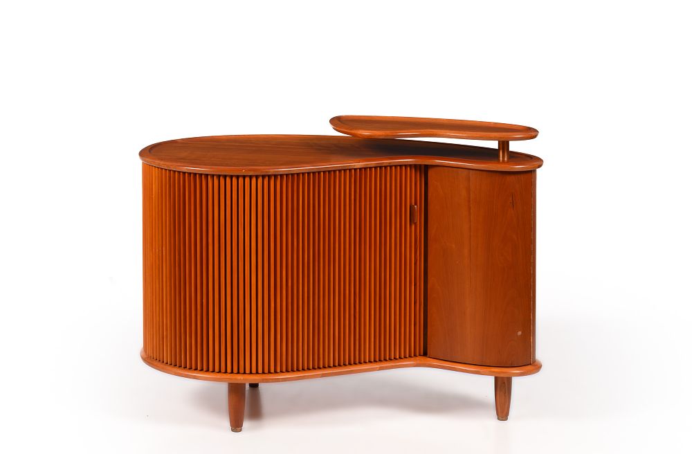 Mesa em madeira em forma de "rim" segundo modelo "Nicolo". ENG 
Kidney-shaped wooden table 