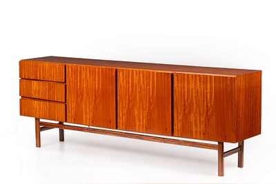 Aparador, design n&oacute;rdico em madeira ex&oacute;tica maci&ccedil;a e folheada. ENG Sideboard, Nordic design in 