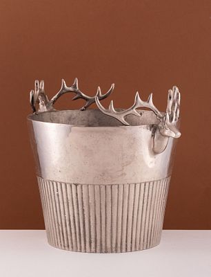 "Wine cooler" em estanho prateado, com pegas em forma de cabe&ccedil;a de veado. ENG Wine cooler in 