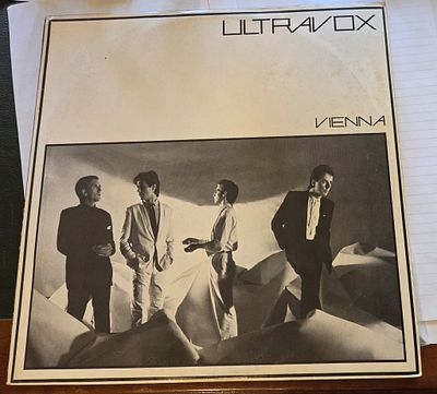שם האלבום: Vienna Ultravox. שנת יציאה מקורית: 1980. מהדורה ישראלית ראשונה ונדירה (ראו פירוט 
