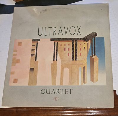 תקליט נדיר
Ultravox – Quartet (1982, UK First Pressing, CDL 1394)
מהדורה בריטית ראשונה. נדיר 