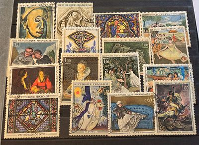 עשרות רבות של בולי צרפת וקצת יוגוסלביה.