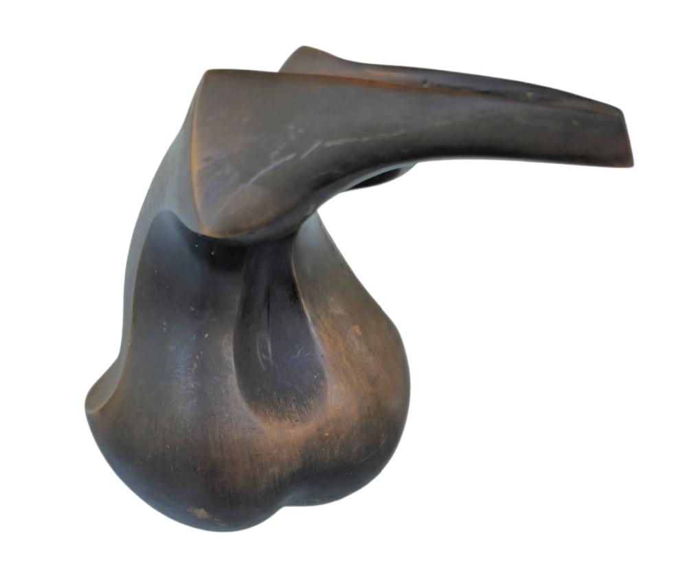 איזיק קאן 
פסל ברונזה חתום
14&times;8 ס"מ