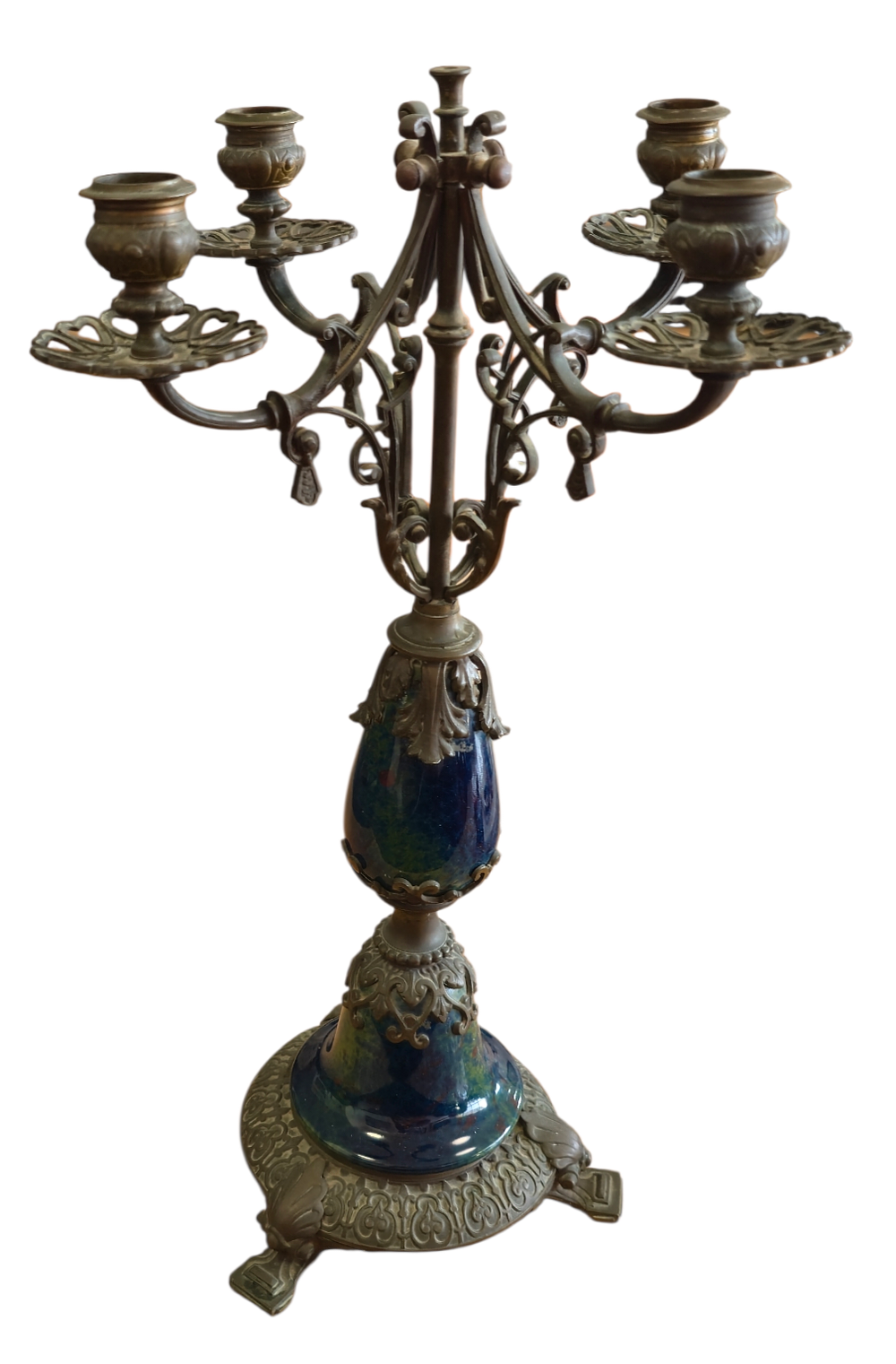 קנדלברה 4 קנים
עשוייה ברונזה בשילוב חרס, איטלקי או צרפתי
שנות ה20.