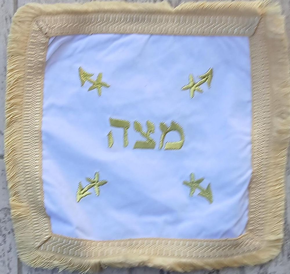 מרוקאי
עשוי קטיפה ומשי לפסח