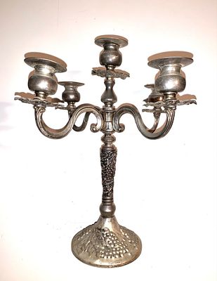 וינטג׳ קנדלברה פמוט 5 קנים עשוי מתכת. משקל 1580 גרם. גובה 35 ס״מ