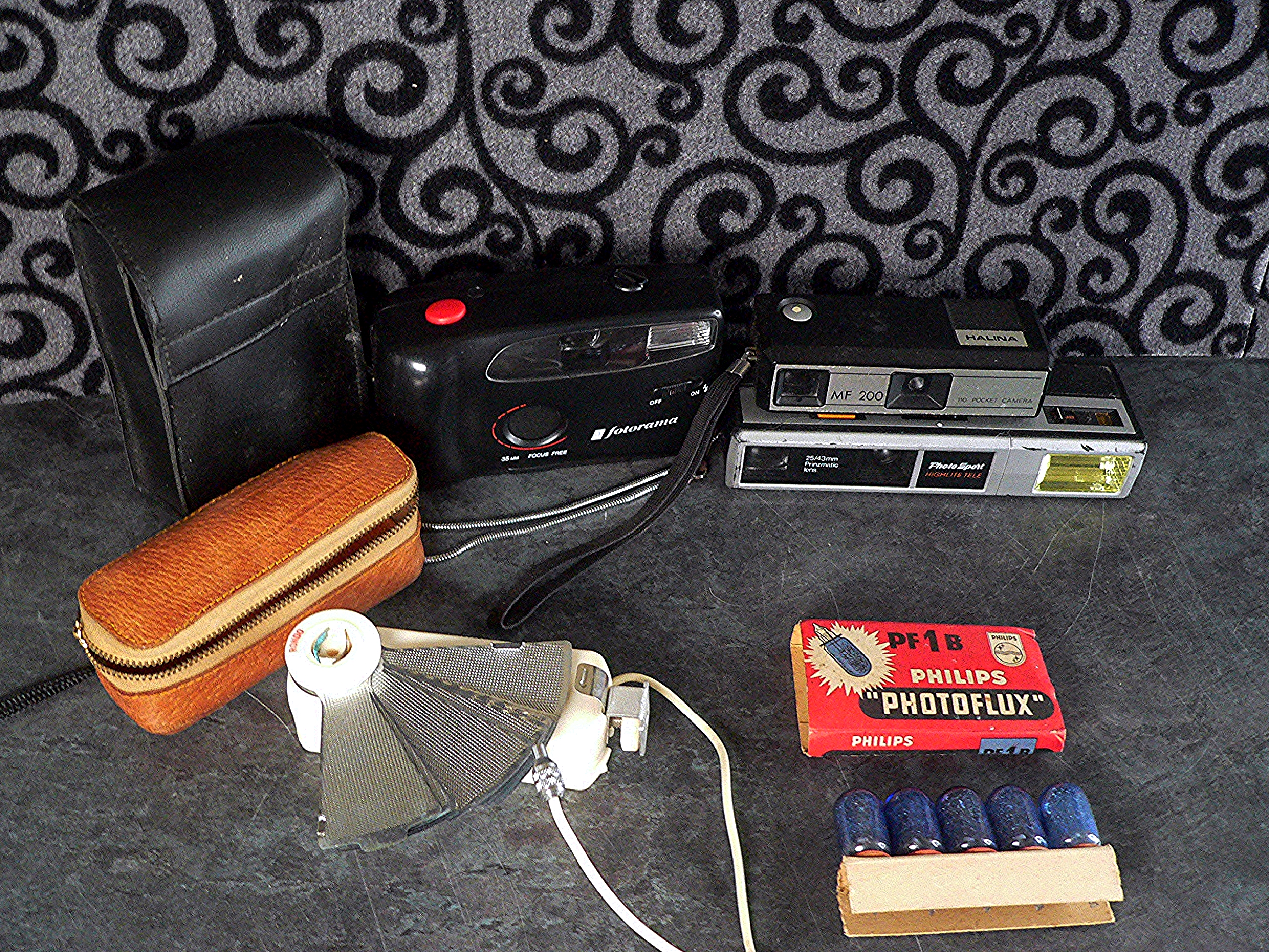 Vintage cameras & accessories. Flash Bulbs, Rondo, Halina Photo Sport & Film included