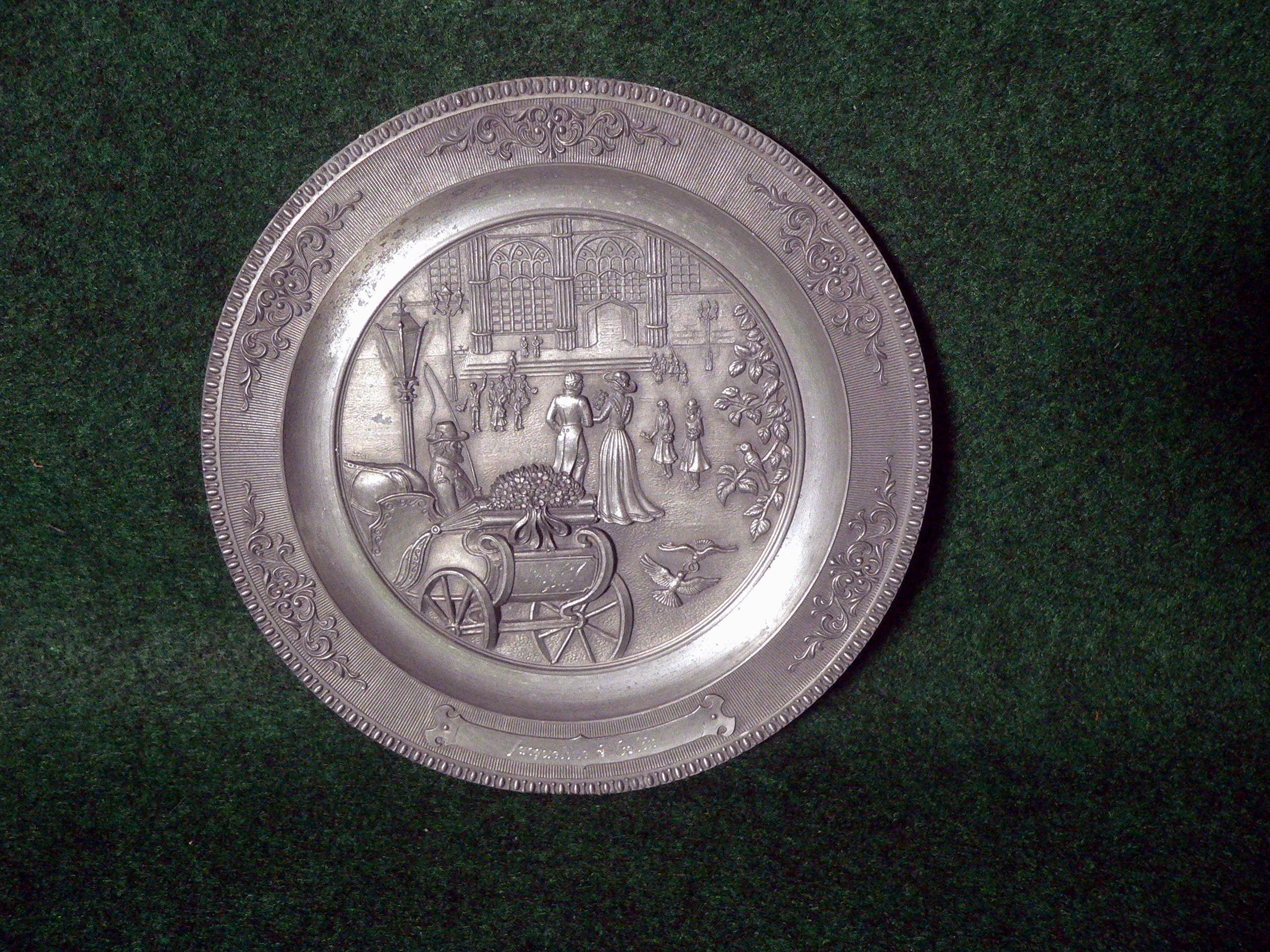 Vintage Zinn Pewter Plate / Wall Plaque