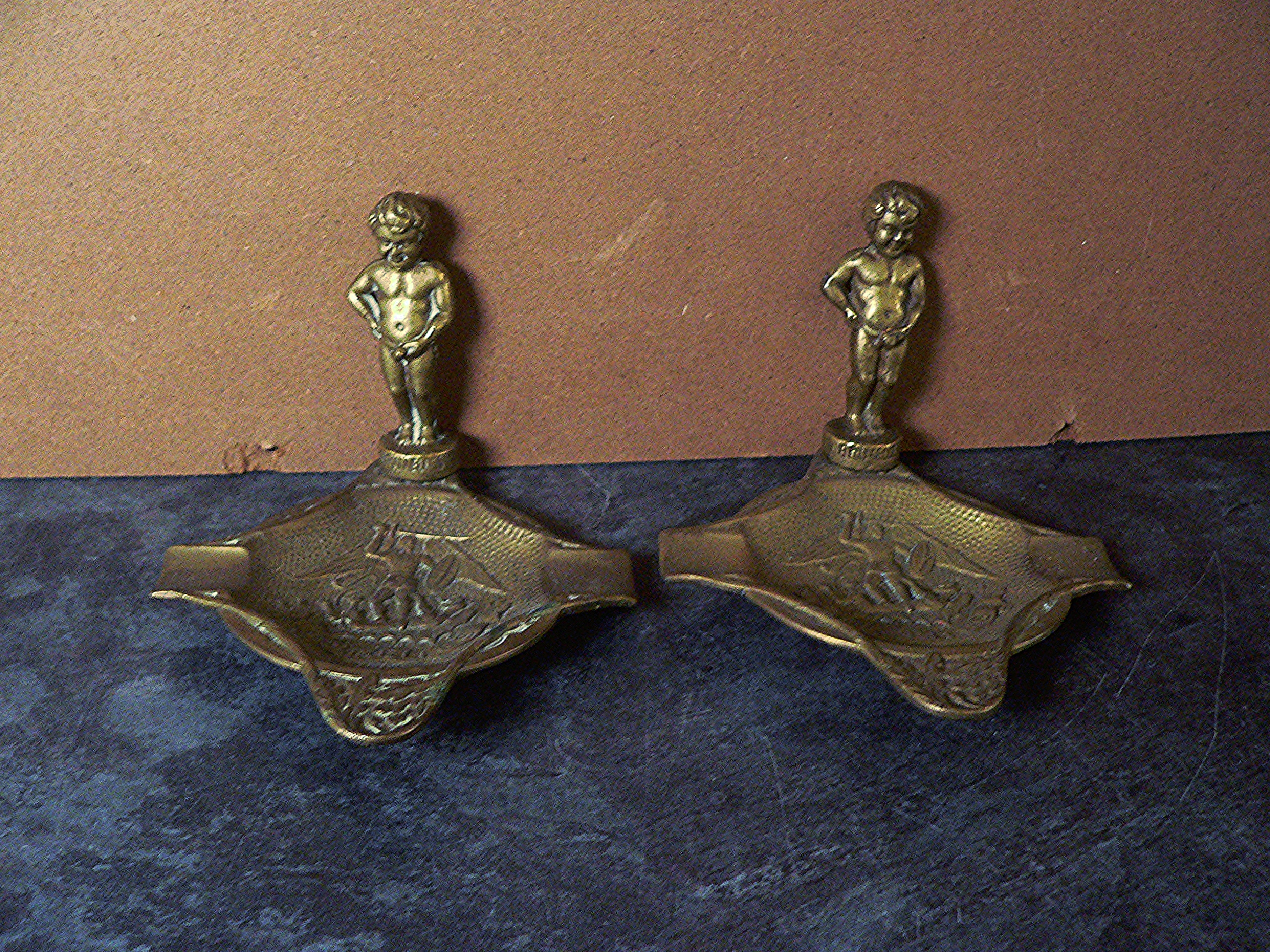 Unusual pair of Manneken Pis brass ashtrays