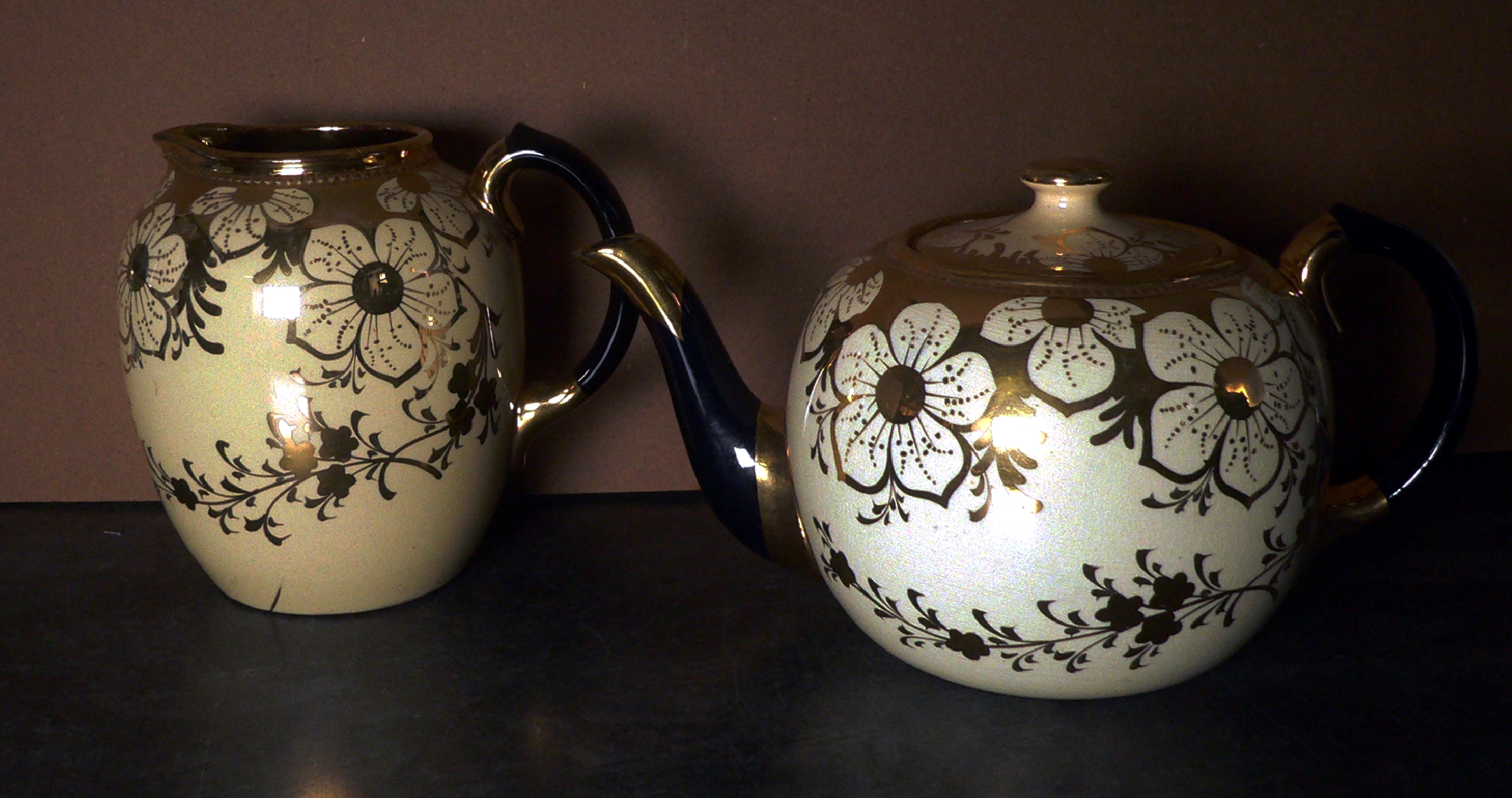 Vintage Gold & Cream Large Teapot & Large Jug VGC