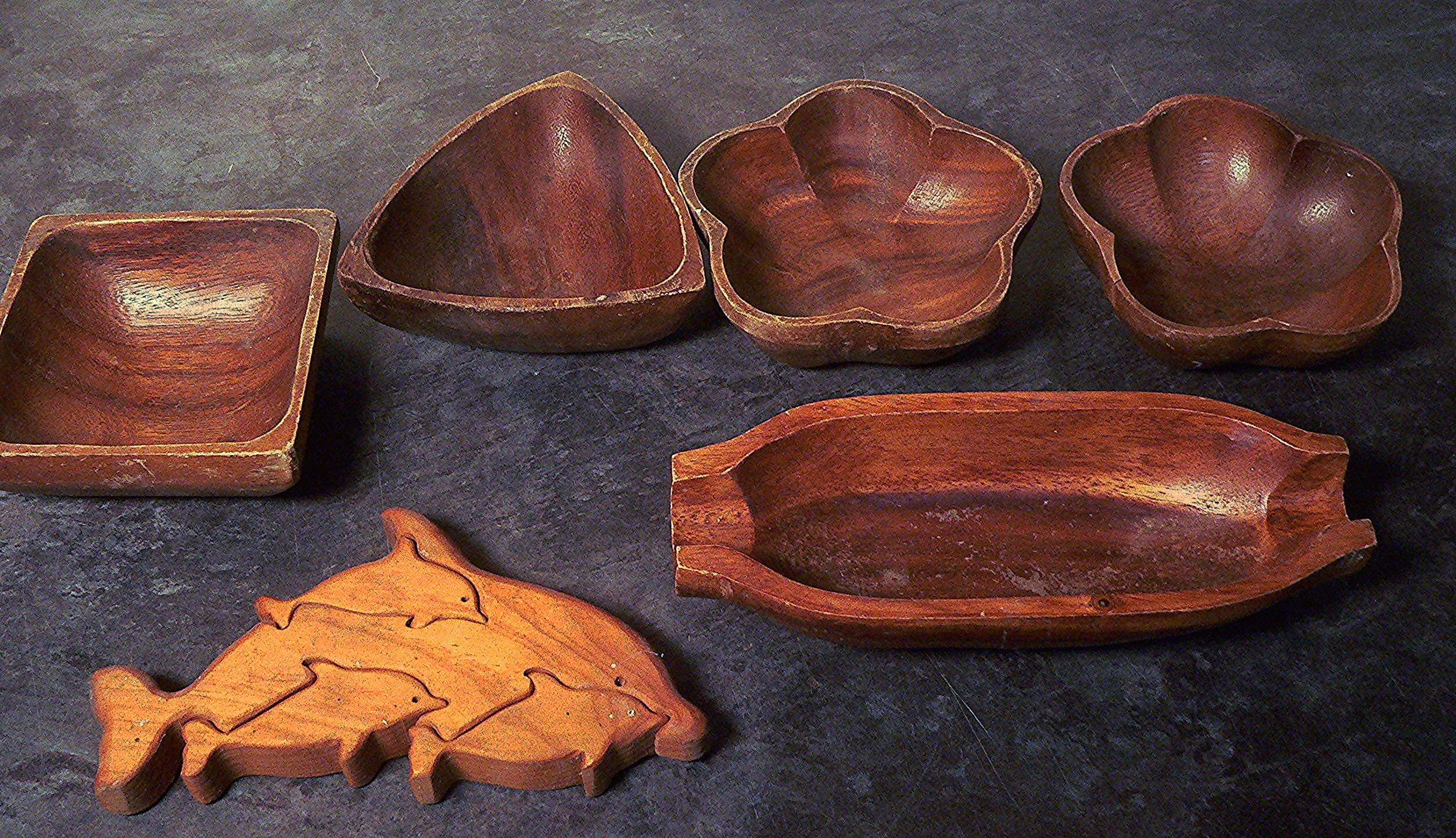 Five Wooden Treen Bowls / Trinket Dishes & a Wooden Dolphin Puzzle