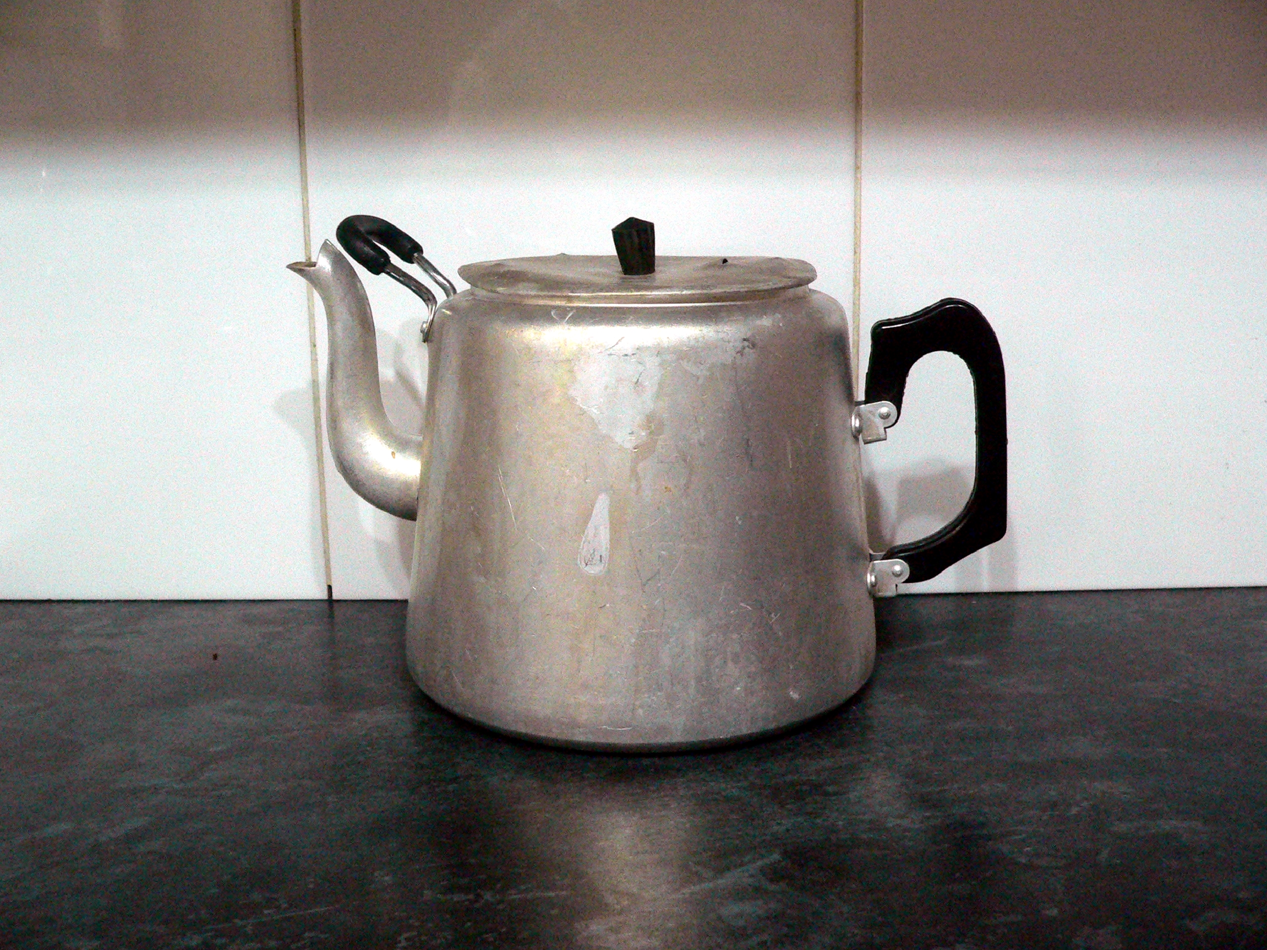 Large vintage 6 pint aluminium kettle / teapot/stove boiler