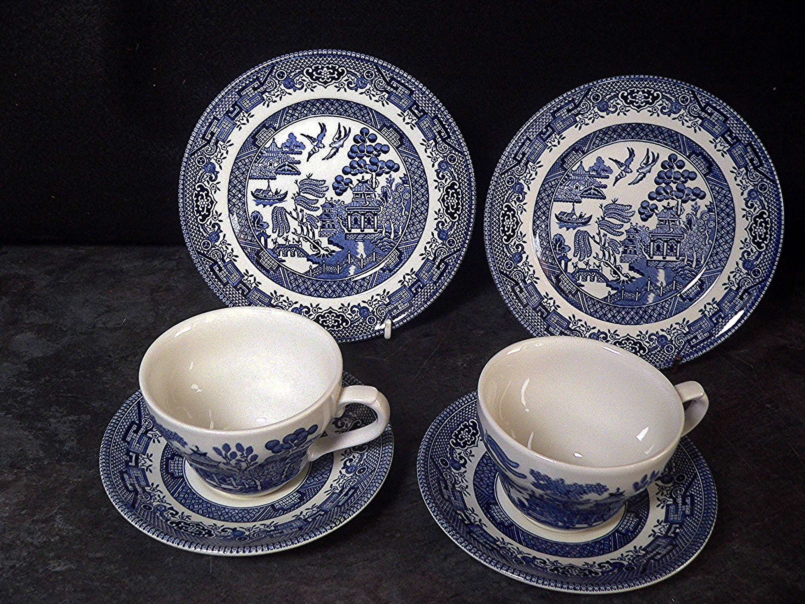 Pair of blue & white Willow pattern trios
