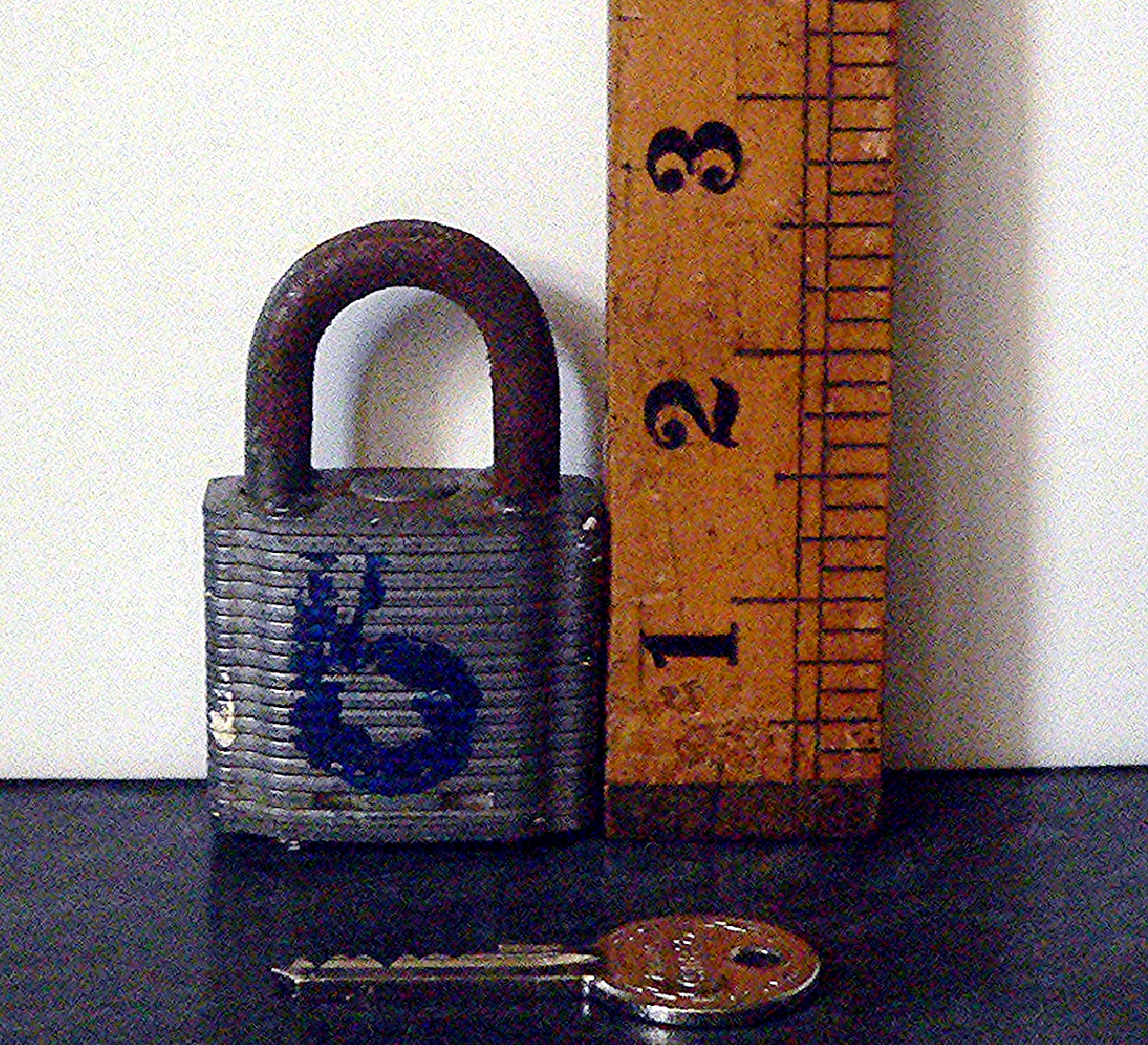 German made 41/40 padlock with key