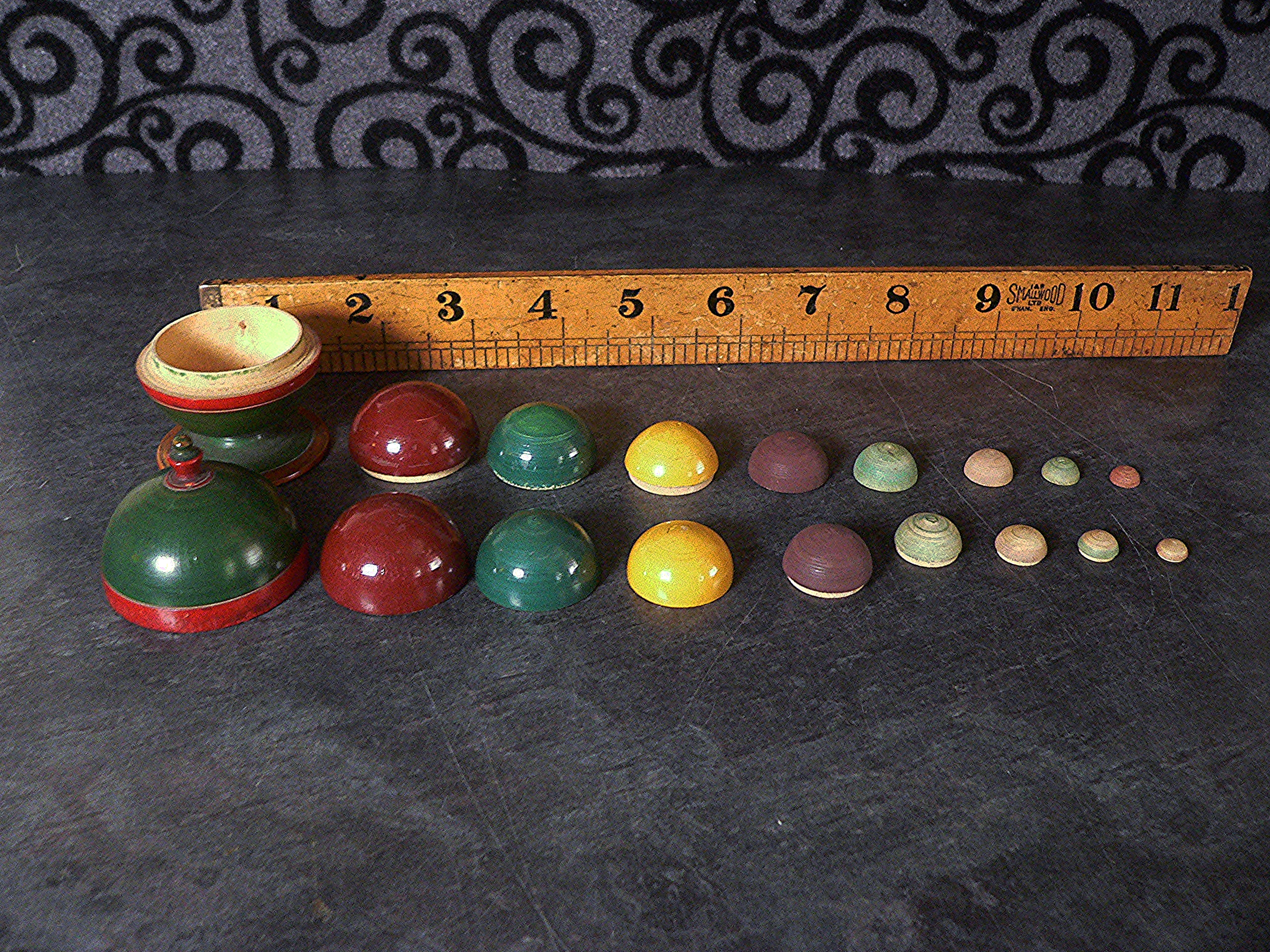 Russian doll type wooden nesting balls