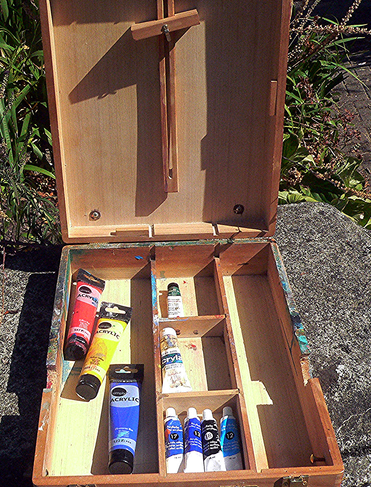 NO Post - Large, hinged art box / easel (believed to be from the estate of Richard Tindale) along with some part used acrylic paints.