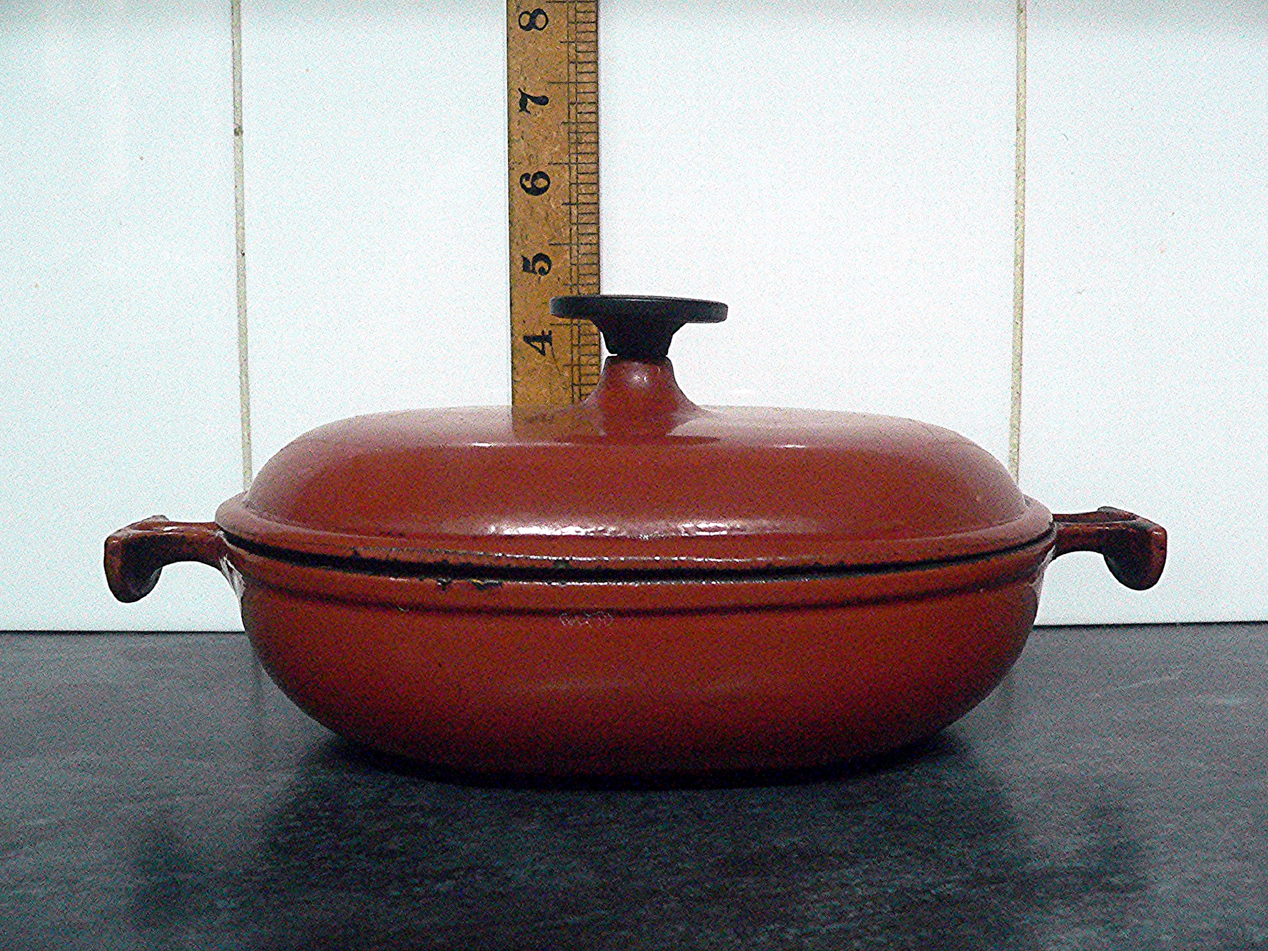 Unusual 1970s Le Crueset 21 Dutch oven.
