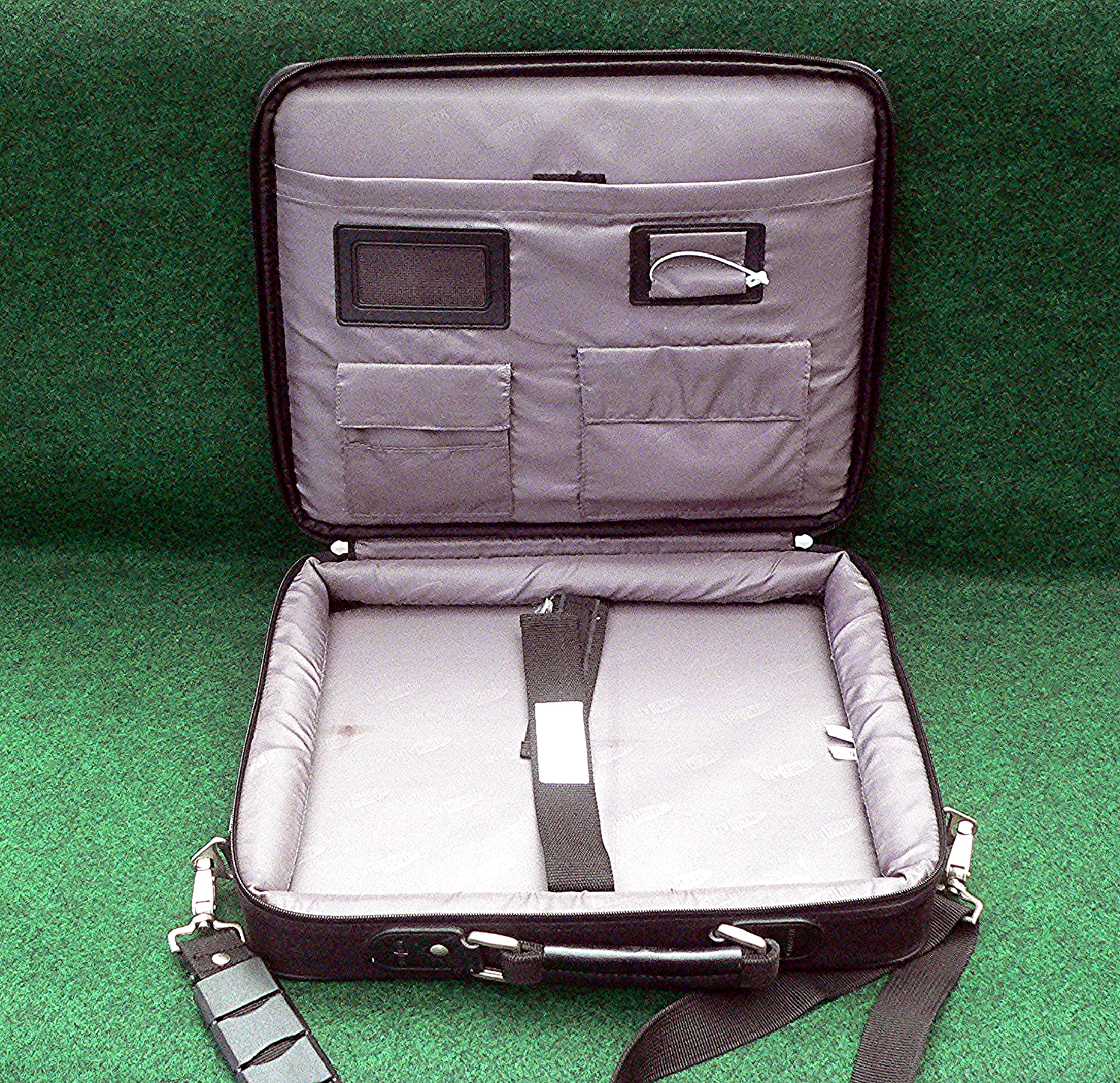 TechAir black, padded, laptop case