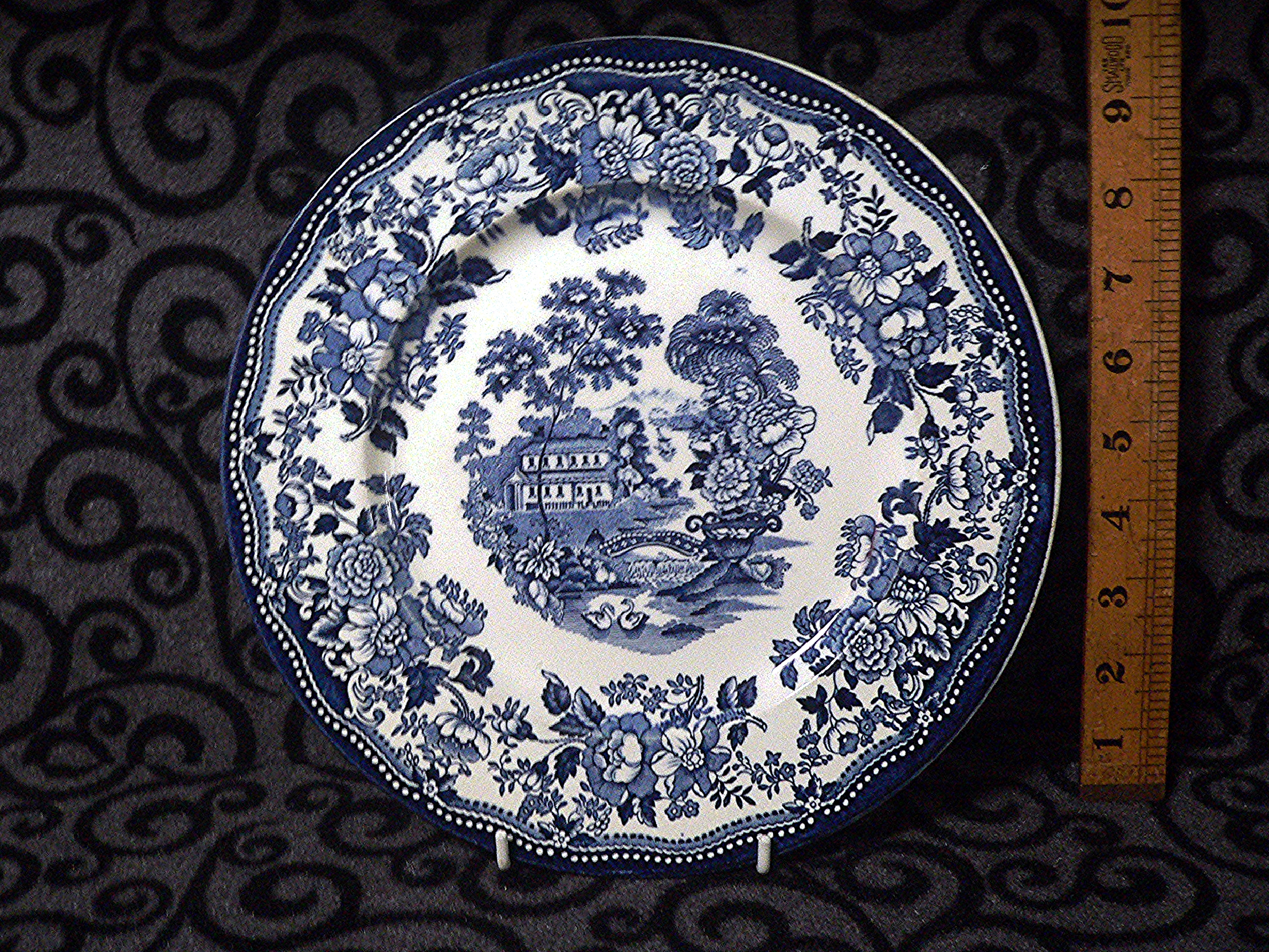 Clarice Cliff 9.5" "Tonquin" plate