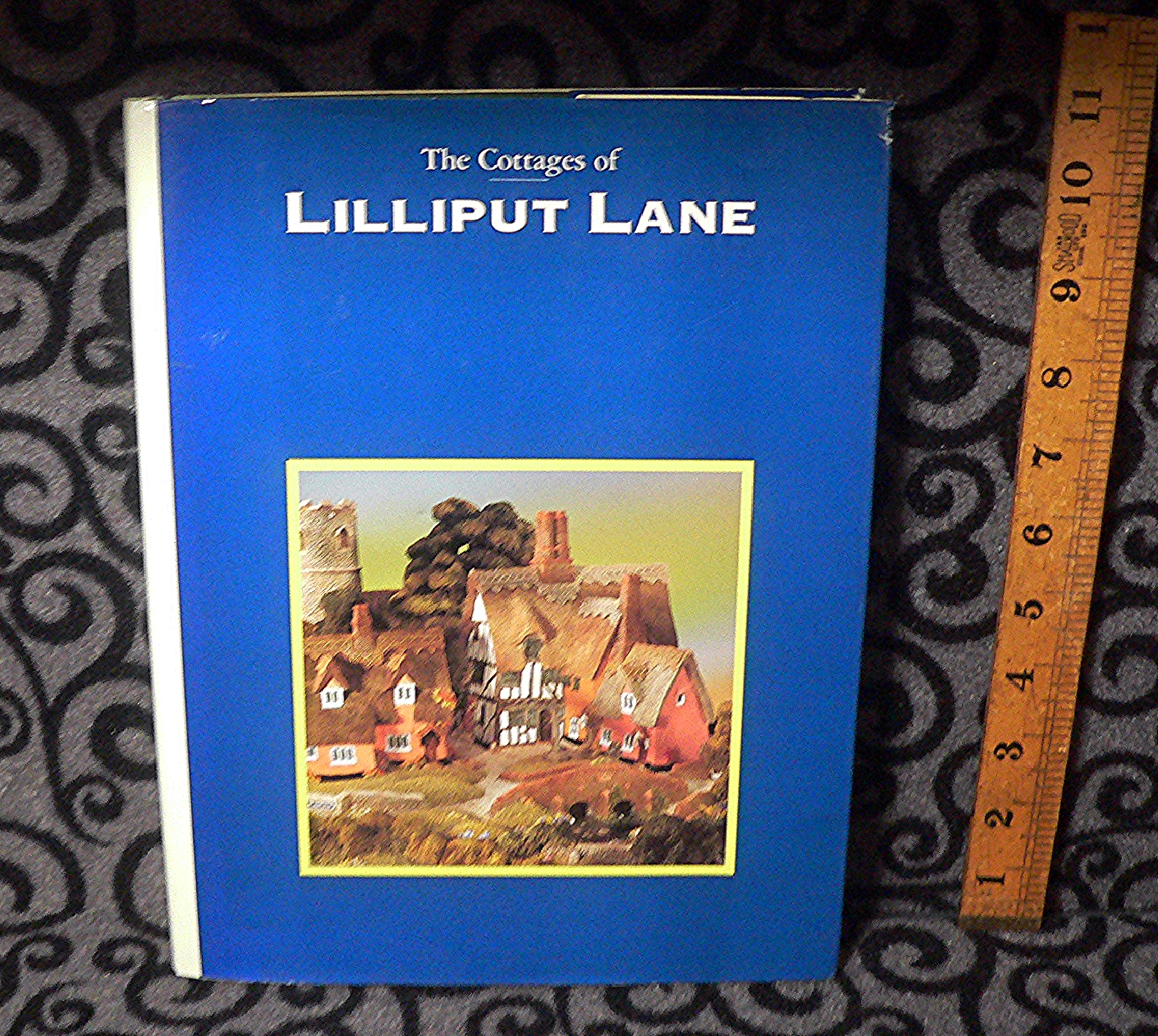 Large Lilliput Lane collectors book