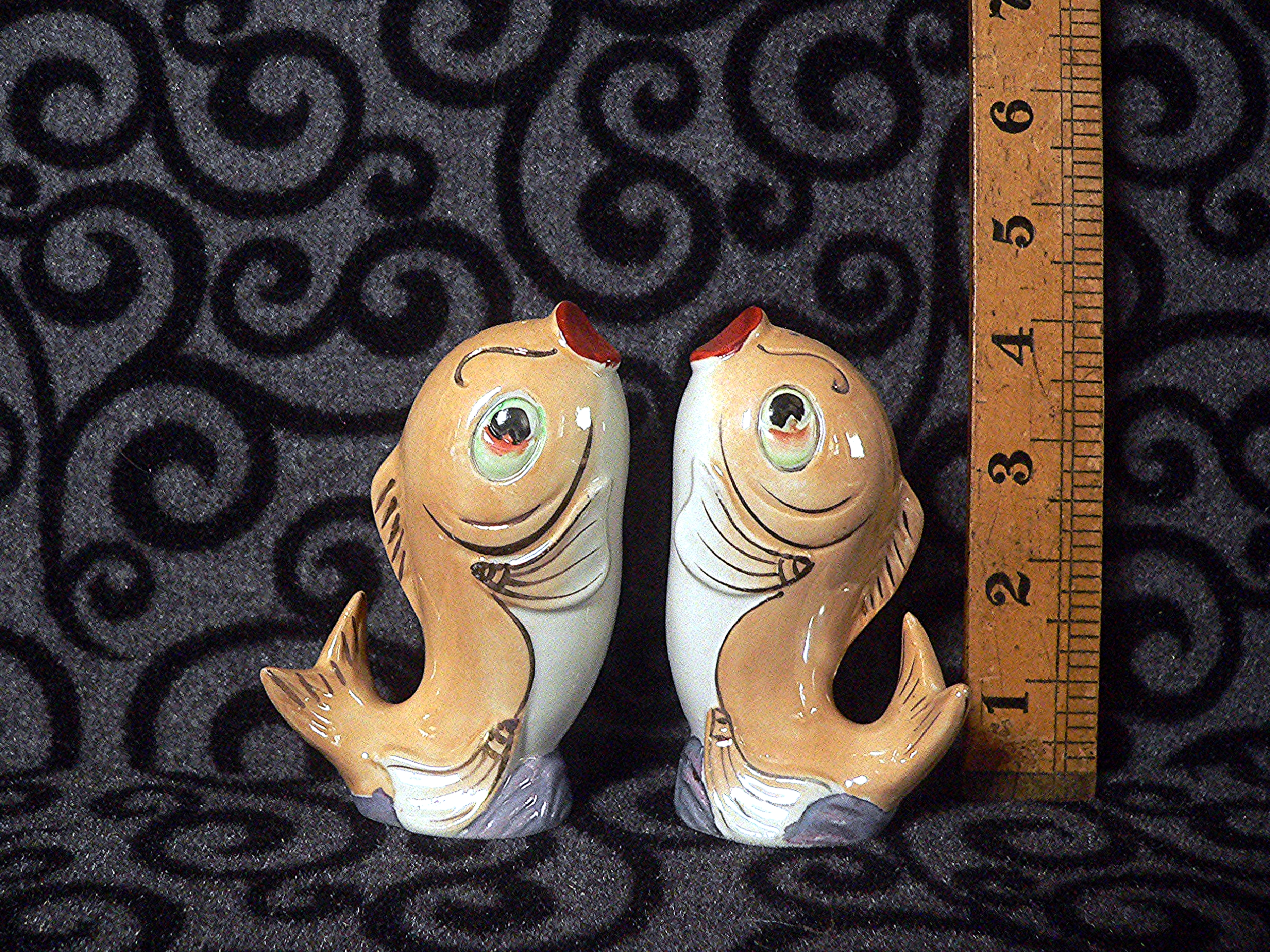 Pair of 1960s ceramic fish salt & pepper pots.