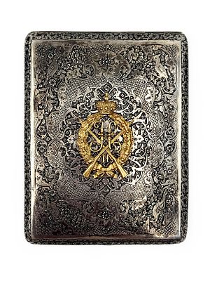 (П) Портсигар дамский с накладкой. Конец XIX - начало XX вв. Металл, чеканка.