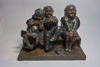 (П) Хуан Клара (1875 – 1958) - Скульптура "Внезапно" [Watching something]. 1907 г. Литейная 