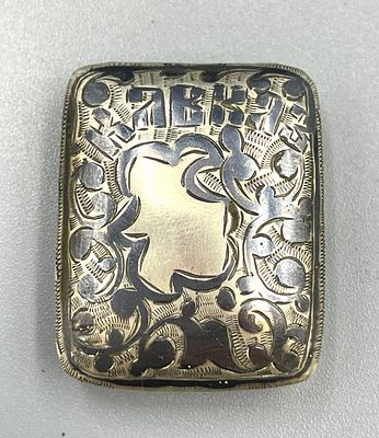 (П) Пудреница с зеркалом "Кавказ". Серебро, гравировка, чернь 
4 х 3 см 
Без клейма