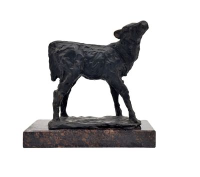 (П) Архипова Юлия Николаевна (1931-2011) - Телёнок. Конец 1950-х гг. . Бронза, патинирование. 
17,5 