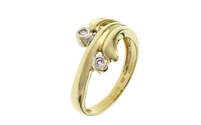 Ring 2,75g 585/- Gelbgold und Wei&szlig;gold mit 2 Diamanten zus. ca. 0,04 ct., Ringgr&ouml;&szlig;e ca. 53
