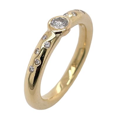 Ring 6,29g 750/- Gelbgold mit 11 Diamanten zus. ca. 0,25 ct.