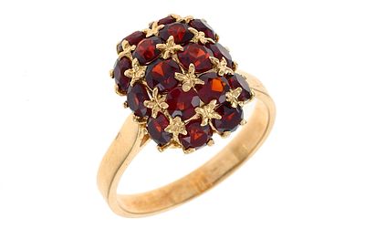 Ring 6,09g 750/- Gelbgold mit Granaten, Ringgr&ouml;&szlig;e ca. 56. Ring 6,09g 750/- Gelbgold mit Granaten 