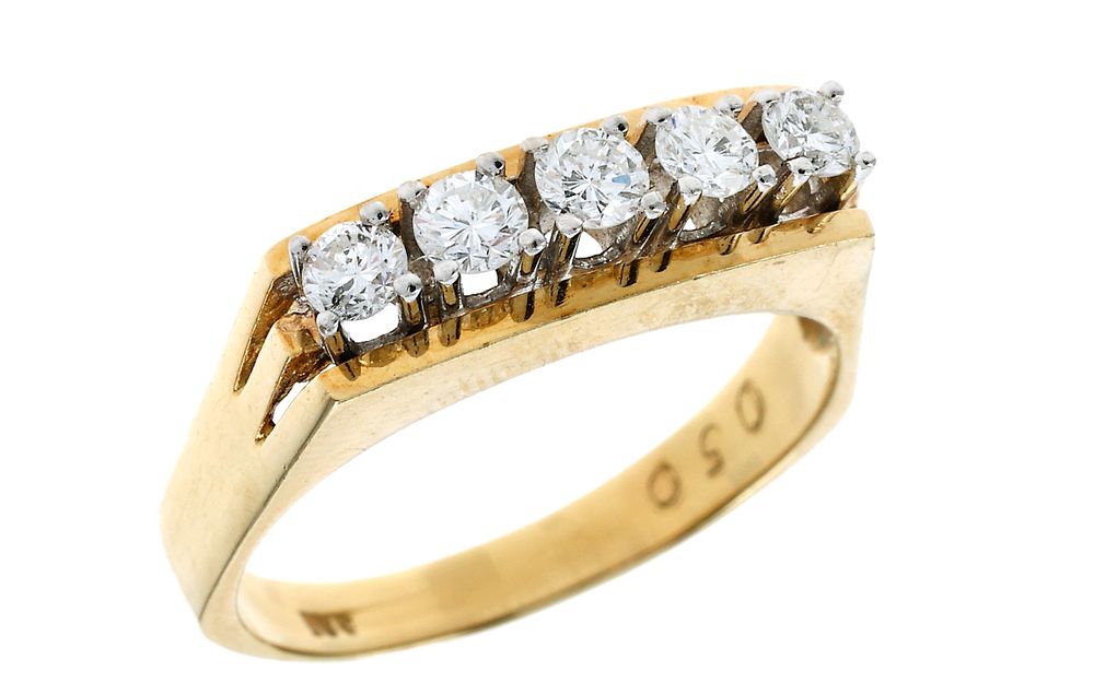 Ring 4,22g 585/- Gelbgold und Wei&szlig;gold mit 5 Diamanten zus. ca. 0,50 ct., Ringgr&ouml;&szlig;e ca. 56. Ring 