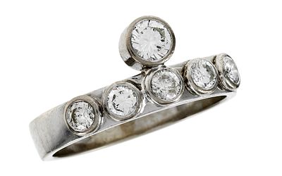 Ring 4,71g 585/- Wei&szlig;gold mit 6 Diamanten zus. ca. 0,65 ct., Ringgr&ouml;&szlig;e ca. 55. Ring 4,71g 585/- 