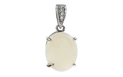 Anh&auml;nger 1,54g 375/- Wei&szlig;gold mit 3 Diamanten zus. ca. 0,03 ct. und Opal. Anh&auml;nger 1,54g 