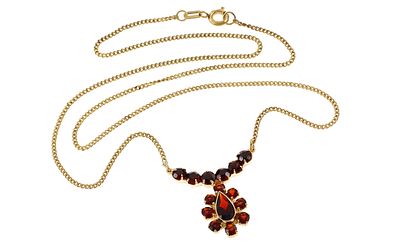 Collier 4,10g 333/- Gelbgold mit Granaten, L&auml;nge ca. 42 cm. Collier 4,10g 333/- Gelbgold mit 